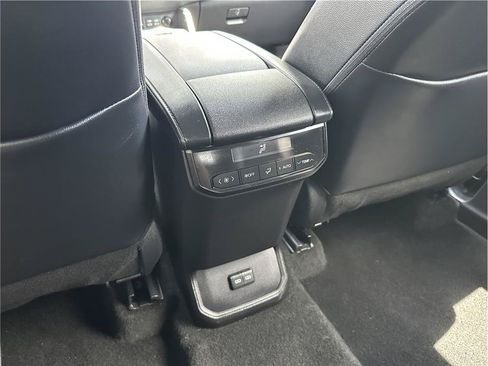 Used 2025 Toyota Highlander XSE AWD/4WD image 18