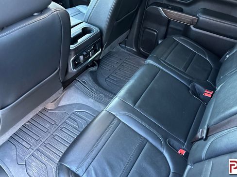 Used 2023 GMC Sierra 2500 Denali image 16