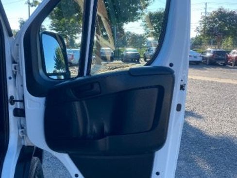 Used 2026 RAM ProMaster 2500 w/ Convenience Group FWD image 13