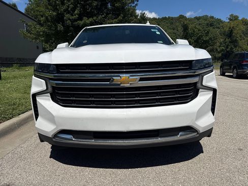 Used 2021 Chevrolet Suburban LT RWD image 2