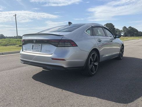 Used 2025 Honda Accord Sport image 5