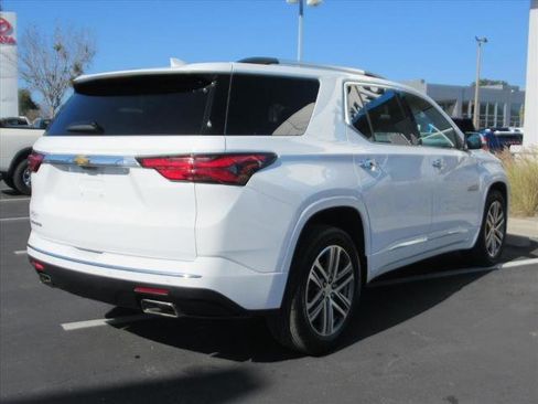 Used 2022 Chevrolet Traverse High Country image 3