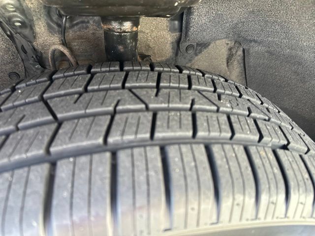 Used 2023 Toyota RAV4 Limited AWD/4WD image 28