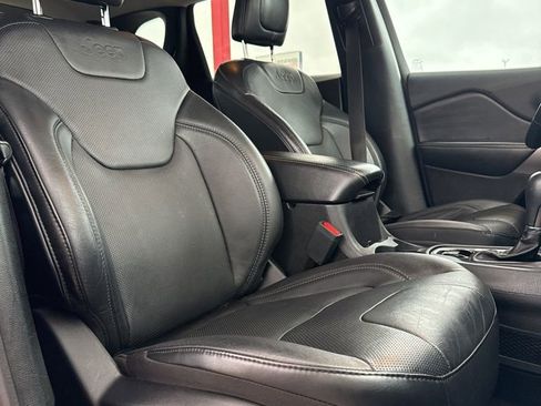 Used 2020 Jeep Cherokee Limited image 33