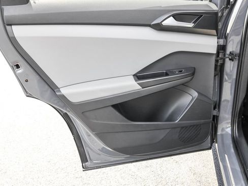 Certified 2023 Volkswagen Taos SE AWD/4WD image 29
