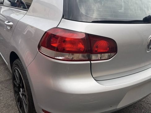 Used 2014 Volkswagen Golf 4-Door FWD image 17