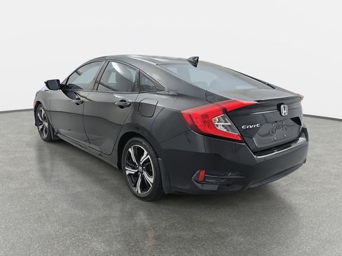 Used 2017 Honda Civic Touring image 7