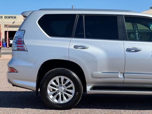 Used 2016 Lexus GX 460 w/ Premium Package image 18