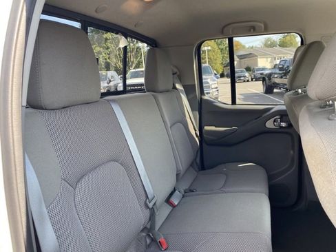 Used 2019 Nissan Frontier SV image 23