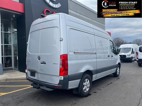 Used 2024 Mercedes-Benz Sprinter 2500 image 7
