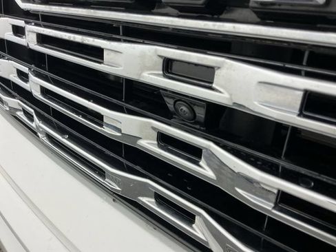 Used 2024 GMC Canyon Denali AWD/4WD image 9