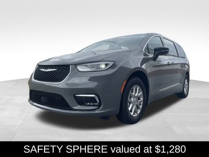 New 2025 Chrysler Pacifica Select