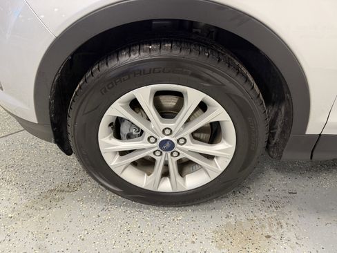 Used 2018 Ford Escape SEL image 25