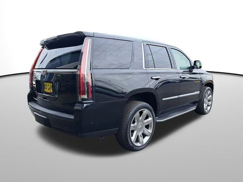 Used 2018 Cadillac Escalade Luxury image 6