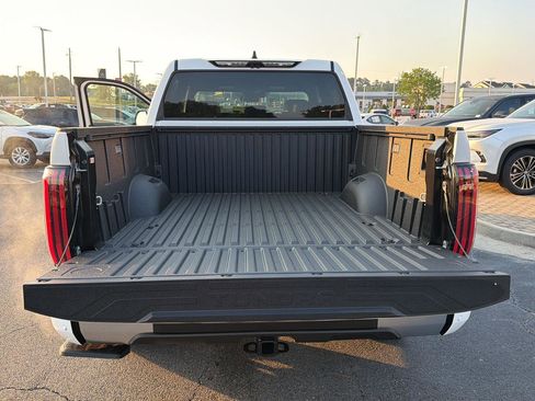 New 2026 Toyota Tundra Limited AWD/4WD image 32