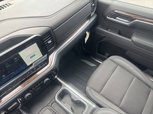 New 2026 Chevrolet Silverado 1500 RST w/ Redline Edition AWD/4WD image 13