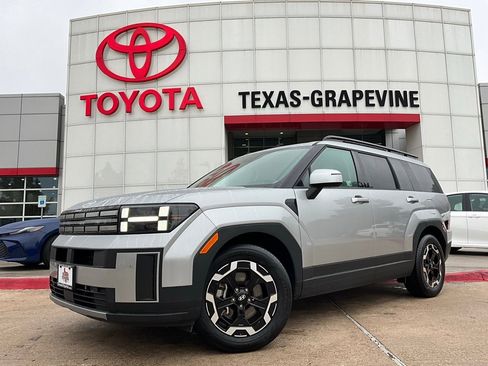 Used 2025 Hyundai Santa Fe SEL image 2