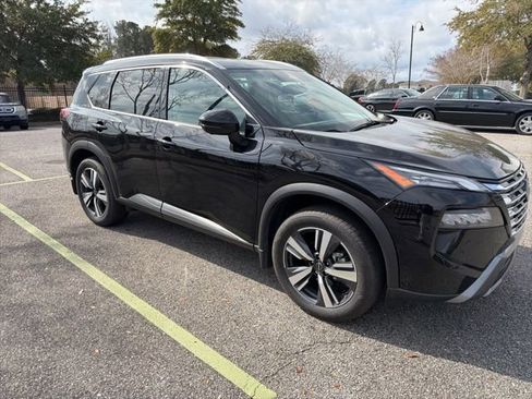 Used 2025 Nissan Rogue SL image 11