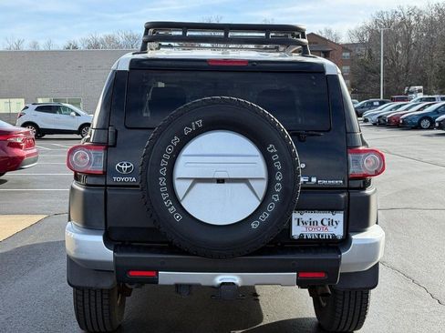 Used 2014 Toyota FJ Cruiser 4WD image 5