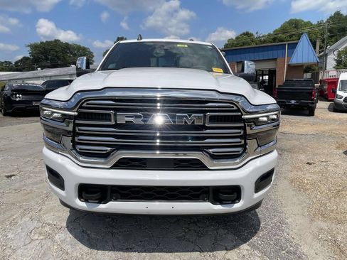 Used 2026 RAM 2500 Laramie AWD/4WD image 11