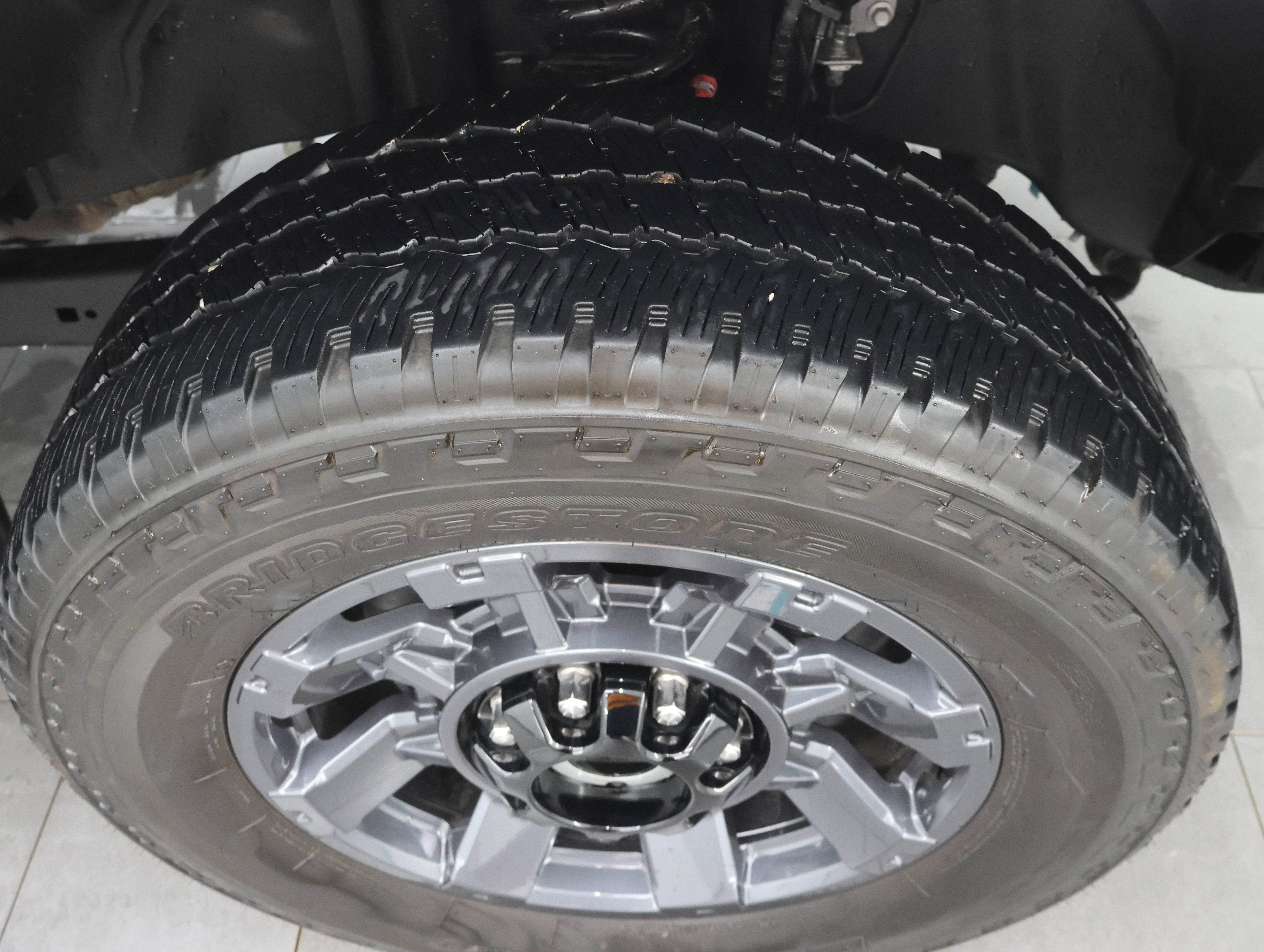 Used 2024 Ford F350 Lariat w/ Sport Appearance Package AWD/4WD image 3