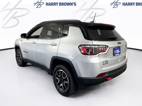 Used 2025 Jeep Compass Trailhawk AWD/4WD image 27