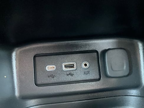 Used 2022 Chevrolet Equinox LS w/ LS Convenience Package FWD image 25