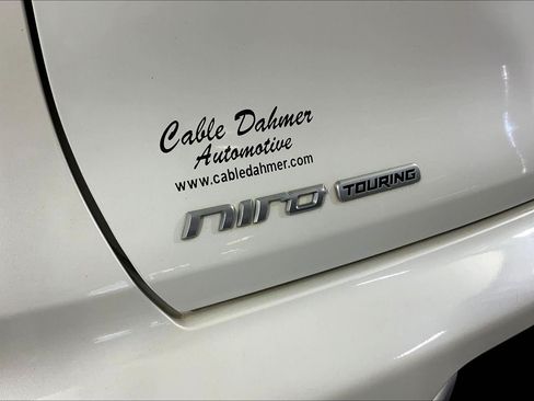 Used 2018 Kia Niro Touring FWD image 29