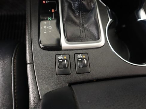 Used 2018 Toyota Highlander XLE image 7