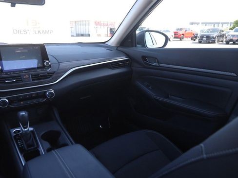 Used 2026 Nissan Altima 2.5 SV FWD image 24