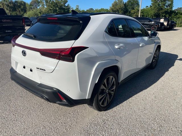 Used 2025 Lexus UX 300h FWD image 2