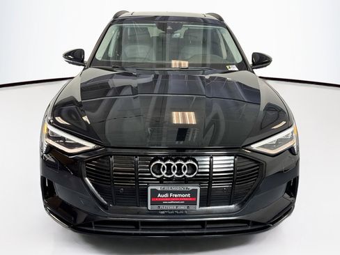 Used 2021 Audi e-tron Premium w/ Convenience Plus Package image 2