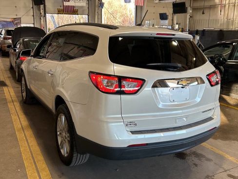 Used 2015 Chevrolet Traverse LT w/ Style and Technology Package image 2