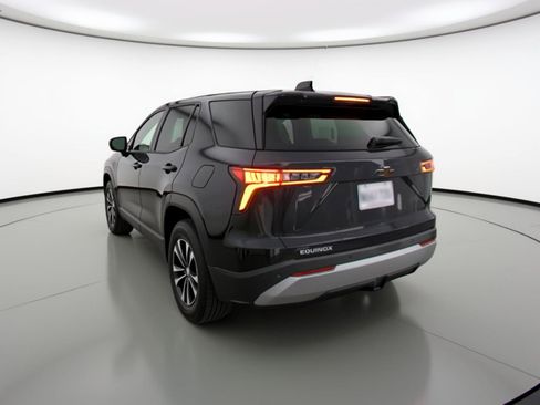 Used 2025 Chevrolet Equinox LT image 6