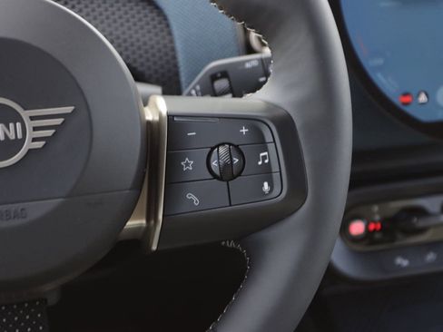 Used 2025 MINI Cooper Countryman S w/ Comfort Package Max image 24