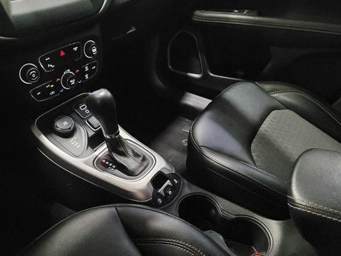 Used 2019 Jeep Compass Latitude w/ Popular Equipment Group AWD/4WD image 26