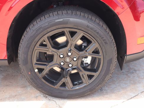 New 2026 Ford Maverick XLT AWD/4WD image 16