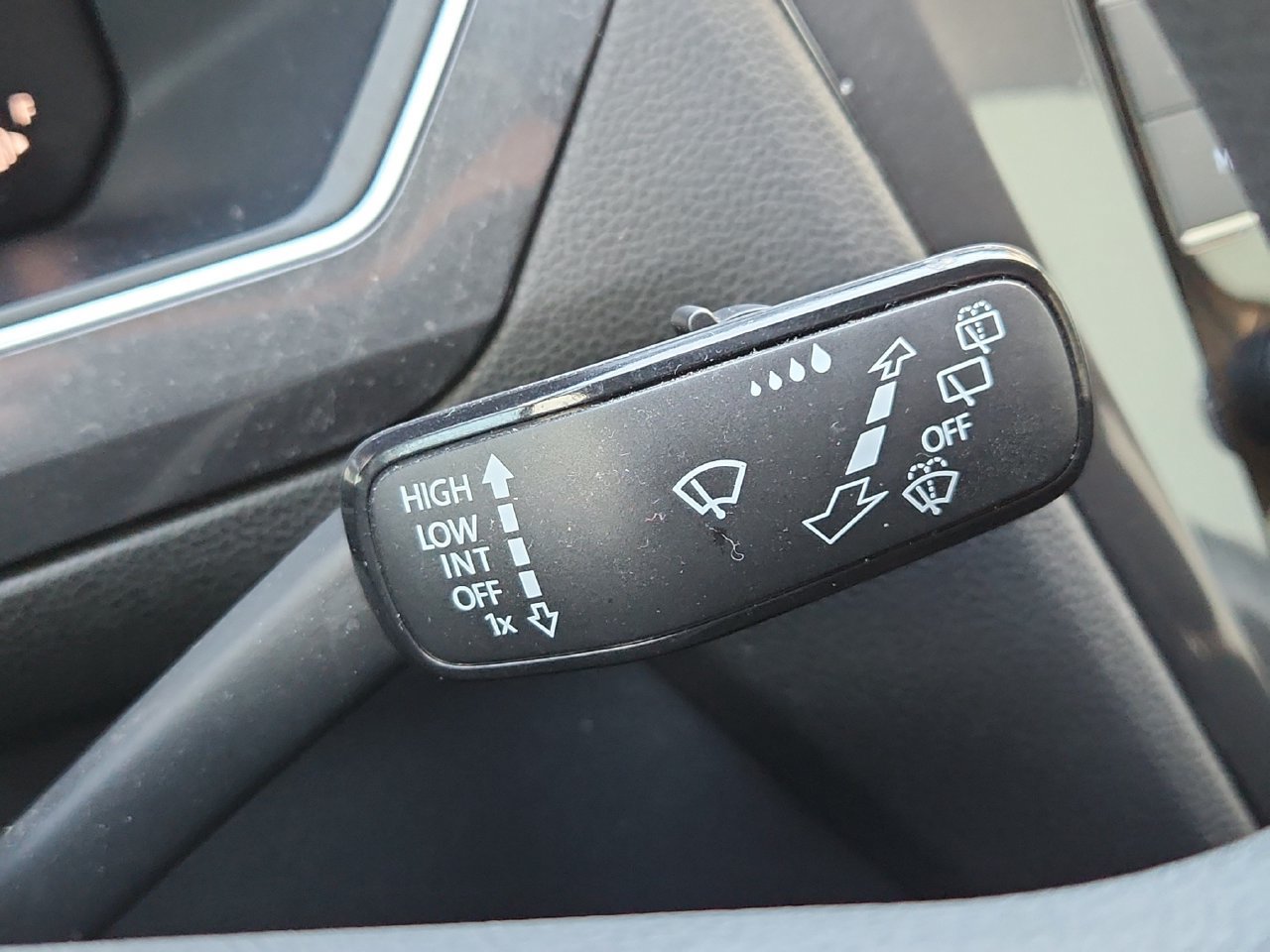 Used 2023 Volkswagen Tiguan S FWD image 29
