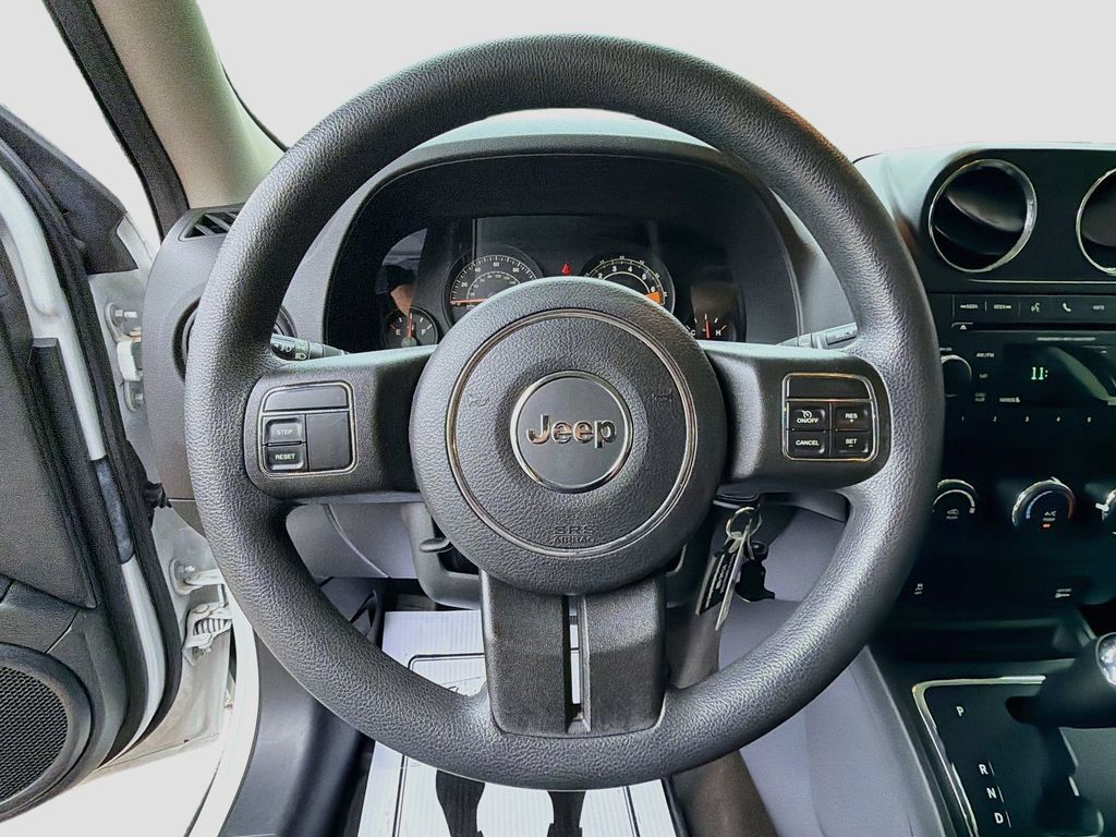 Used 2016 Jeep Patriot Sport w/ Power Value Group FWD image 10