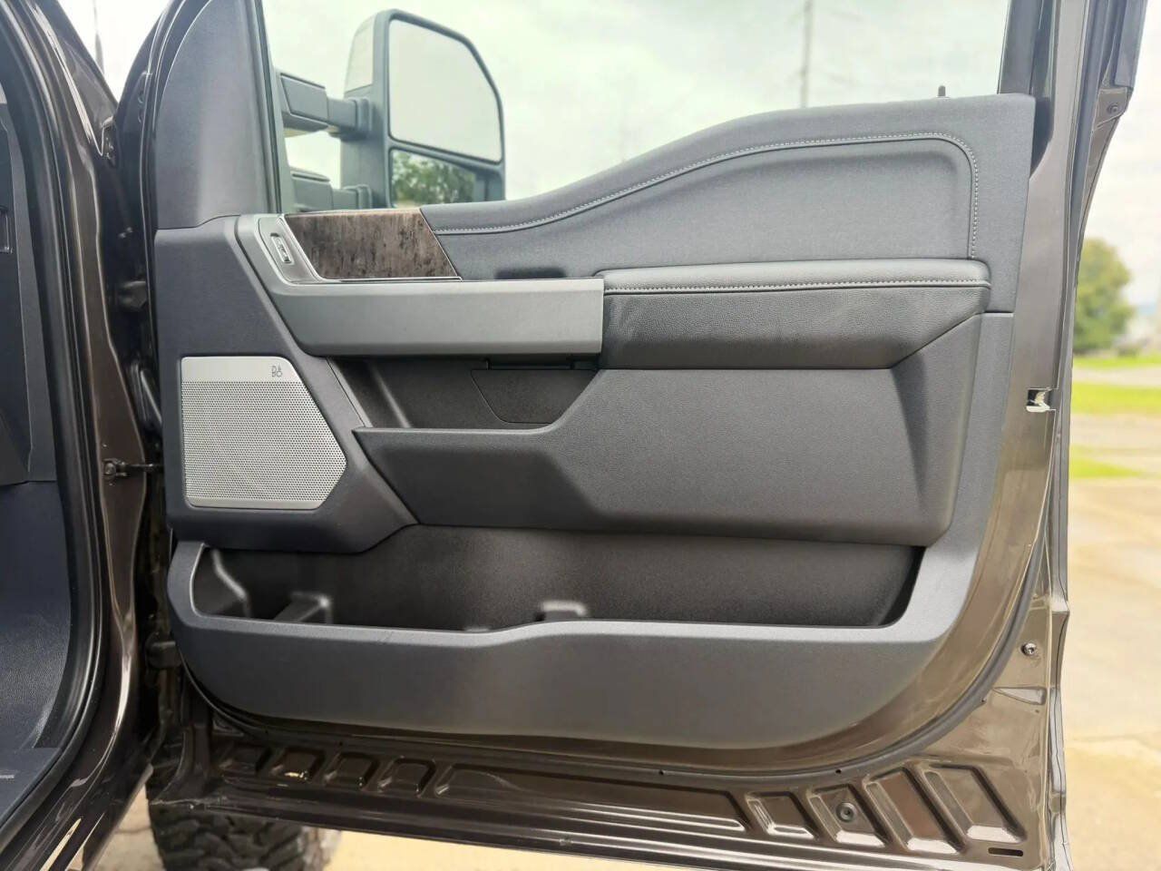 Used 2024 Ford F250 Lariat w/ Lariat Ultimate Package AWD/4WD image 22