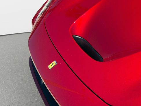 Used 2021 Ferrari F8 Tributo RWD image 10