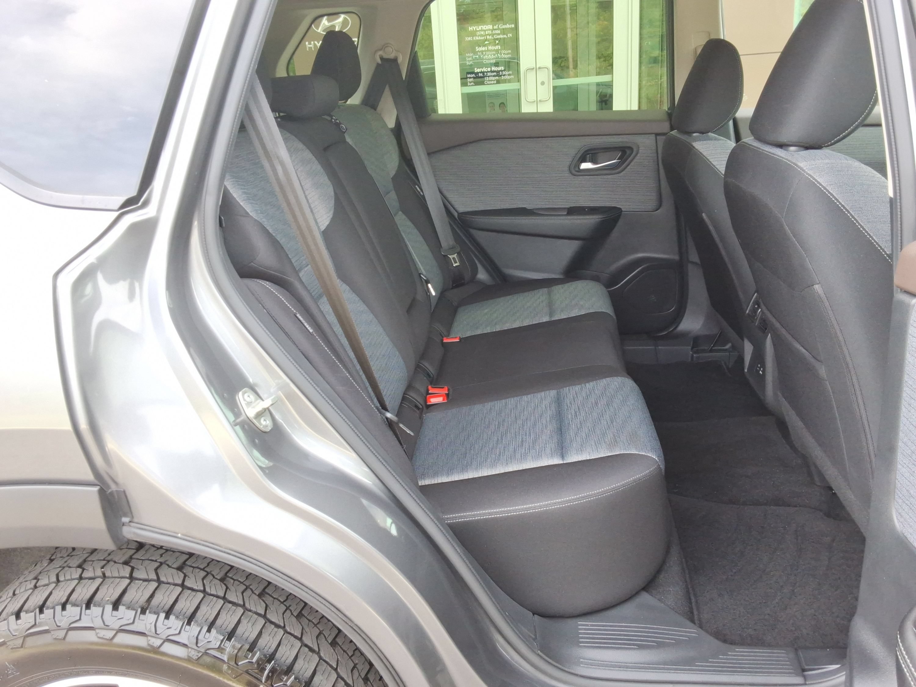 Used 2023 Nissan Rogue SV AWD/4WD image 23