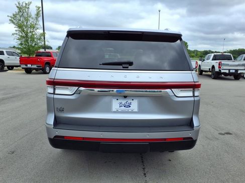 Used 2024 Lincoln Navigator Reserve image 4
