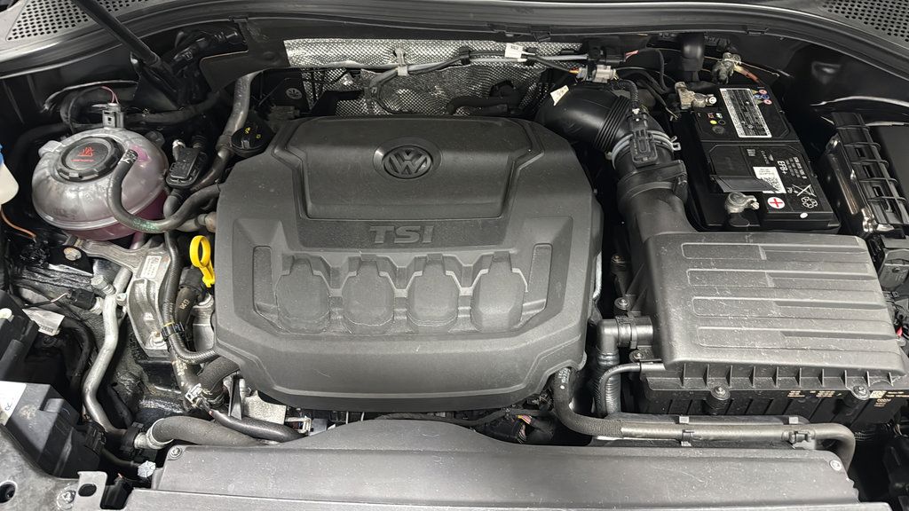 Used 2022 Volkswagen Tiguan SE w/ Panoramic Sunroof Package AWD/4WD image 27