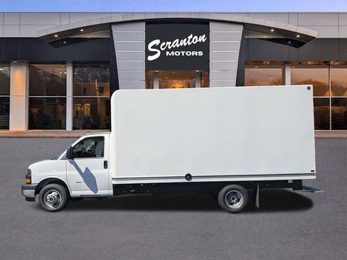 New 2024 GMC Savana 3500 Extended w/ Power Convenience Package image 8