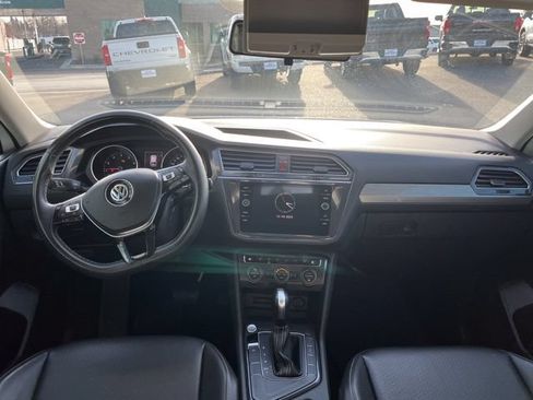 Used 2021 Volkswagen Tiguan SE FWD image 35