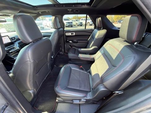 Used 2023 Ford Explorer ST-Line w/ Class IV Trailer Tow Package image 7