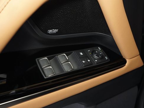 Used 2026 Lexus LX 700h Luxury image 30