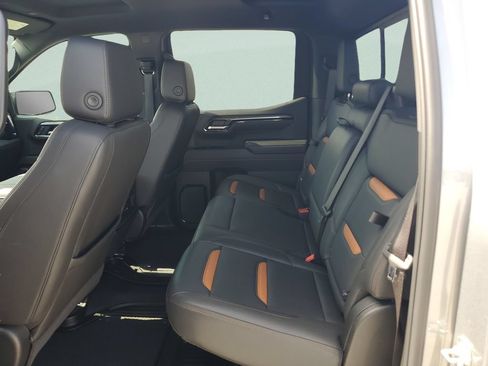 Used 2025 GMC Sierra 1500 AT4 w/ AT4 Premium Package AWD/4WD image 13