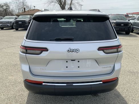 Used 2023 Jeep Grand Cherokee L Limited AWD/4WD image 10